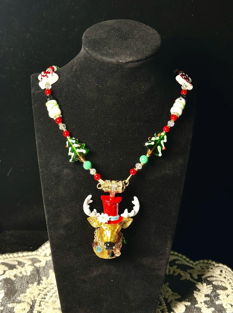 KF Europe and the United States Fashion Trend Cute Sweet Fresh Christmas Gift Red Hat Elk Handmade Beaded Necklace