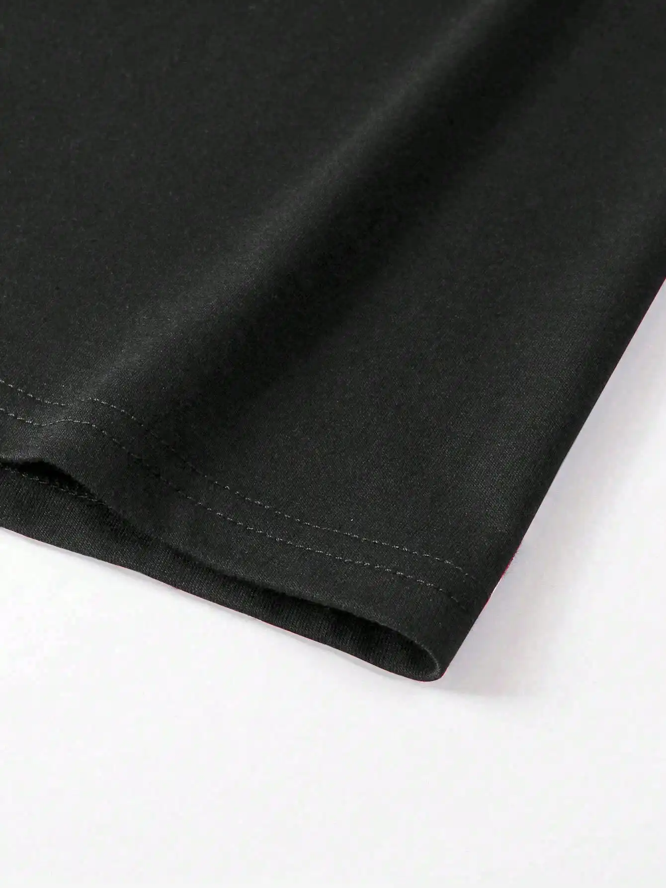 เสื้อยืดแขนสั้นพิมพ์ลายกราฟิกสโลแกนแบบไขว้ลำลองสำหรับผู้ชาย Manfinity Homme เหมาะสำหรับเป็นของขวัญให้เพื่อน