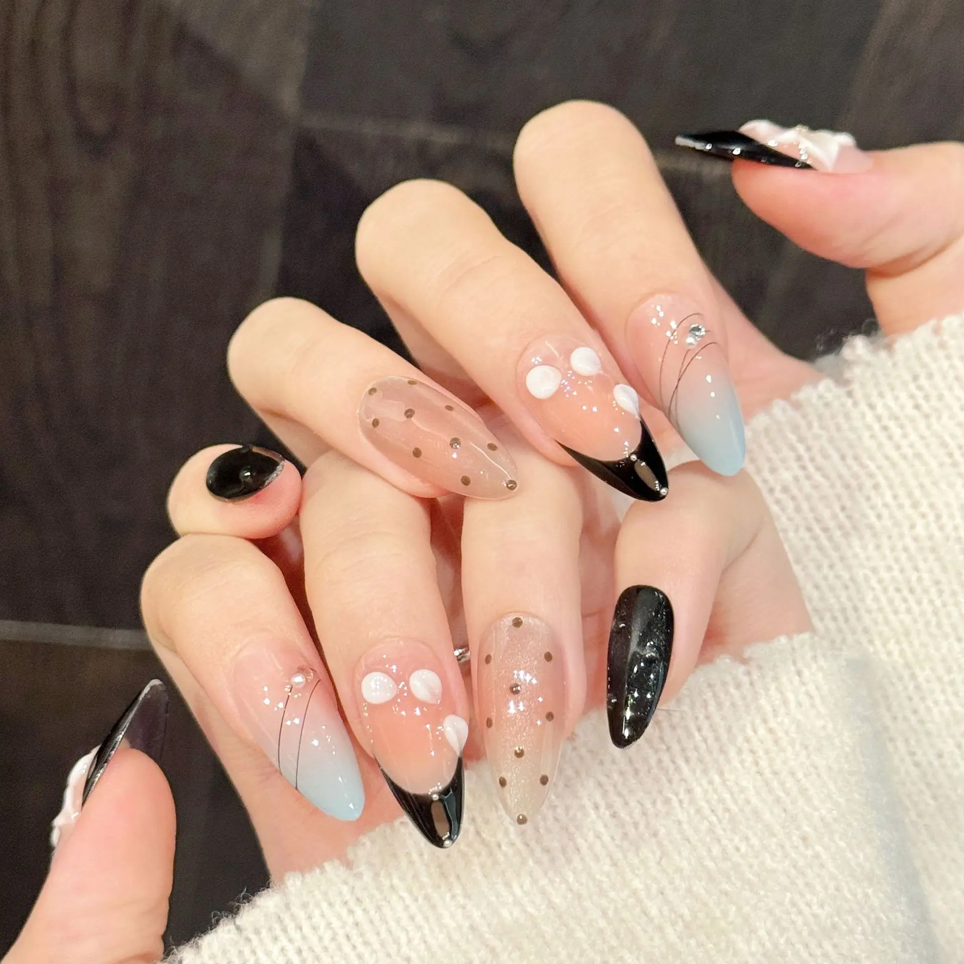 10 Uds. De uñas postizas de almendra media ombré, color rosa y negro, diseño de flor de cerezo hecho a mano, pegamento en uñas para mujeres y niñas