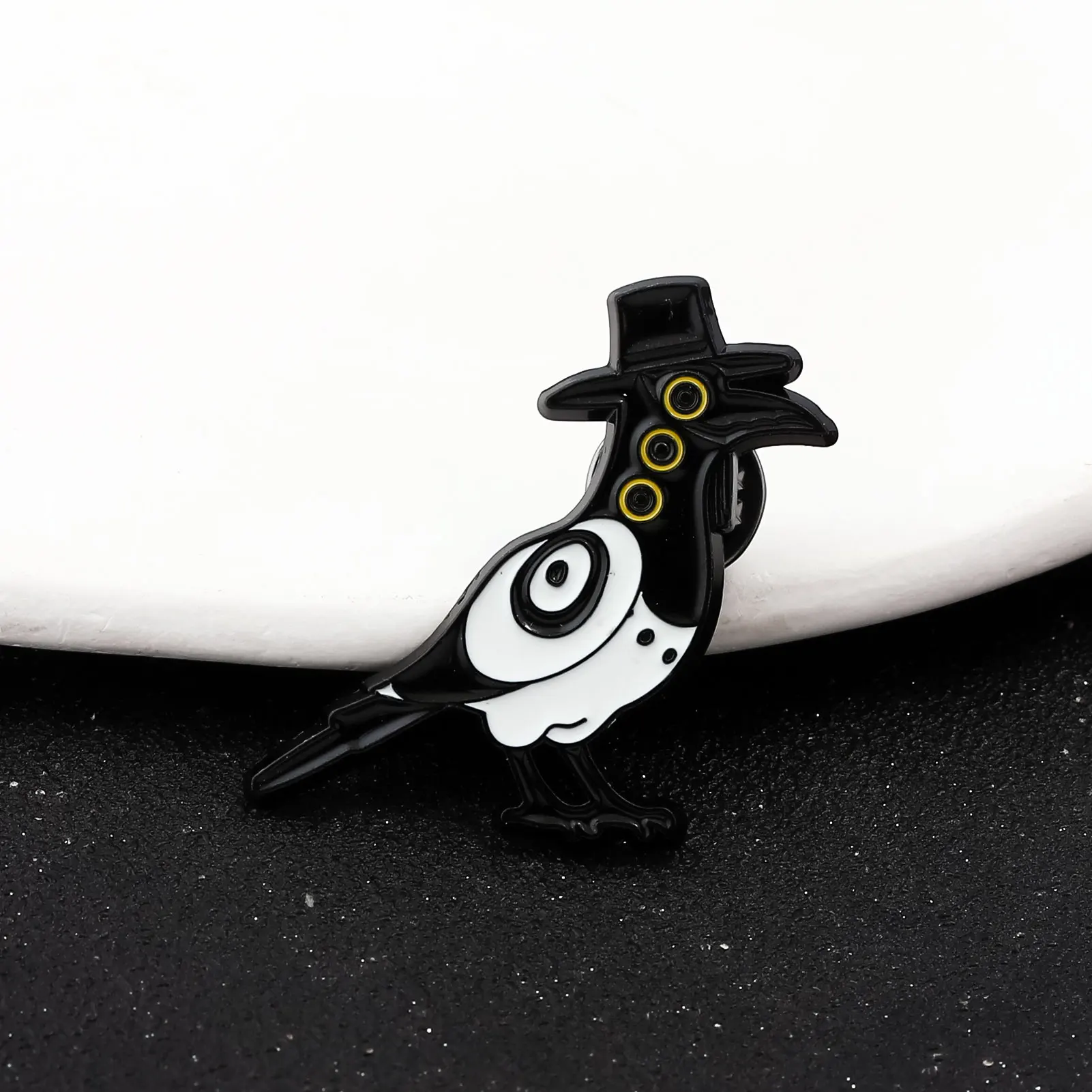 Beliebte K-POP Devil Hunter Girl Group Emaille Abzeichen Krähe Tiger Bär Tier Abzeichen Frauen Männer Hut Rucksack Zubehör