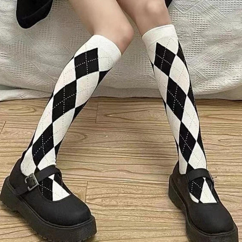 Calcetines de tubo primavera y otoño 2025 invierno nuevo desodorante rómbico estilo universitario Jk calcetines de pantorrilla medias calcetines fríos y cálidos