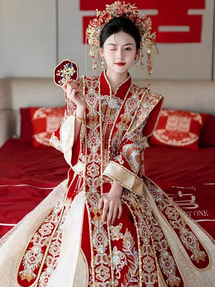 

The new Chinese-style wedding bride's toasting dress and large-sized gown