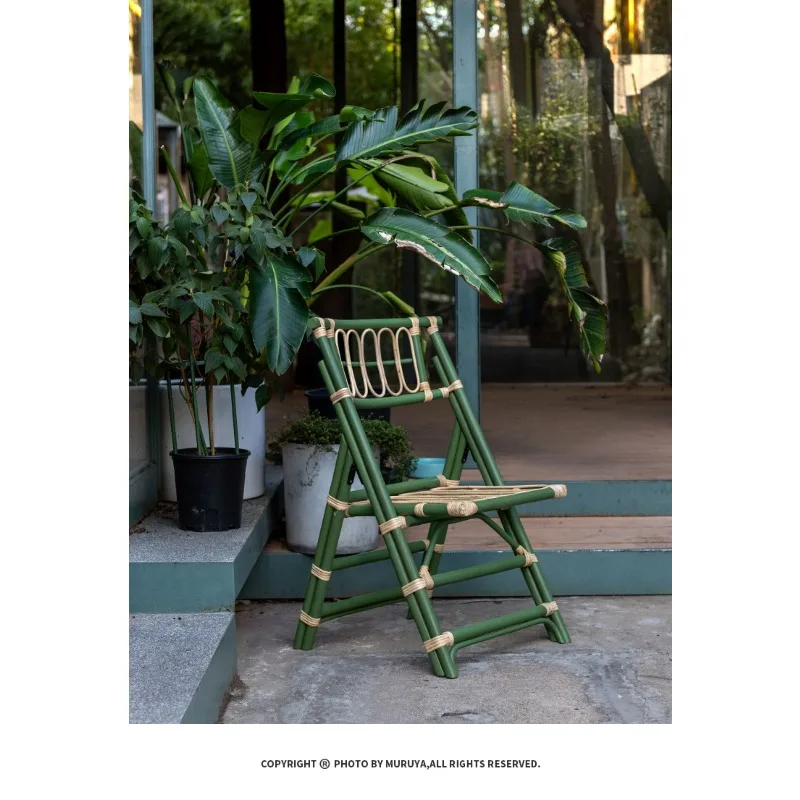 Chair Dopamine Aesthetic Creative Plastic Dining Chair Water-Resistant Stackable for Home and Cafe