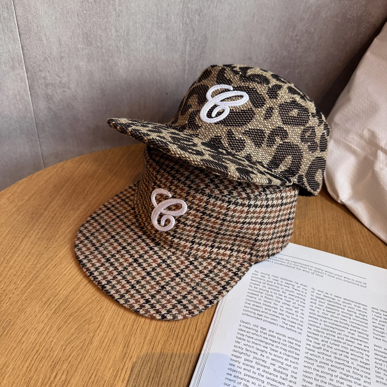 Vintage Flat Top Flat Brim Baseball Cap Plaid Letter Embroidery Leopard Print Unisex Streetwear Casual Peaked Hat