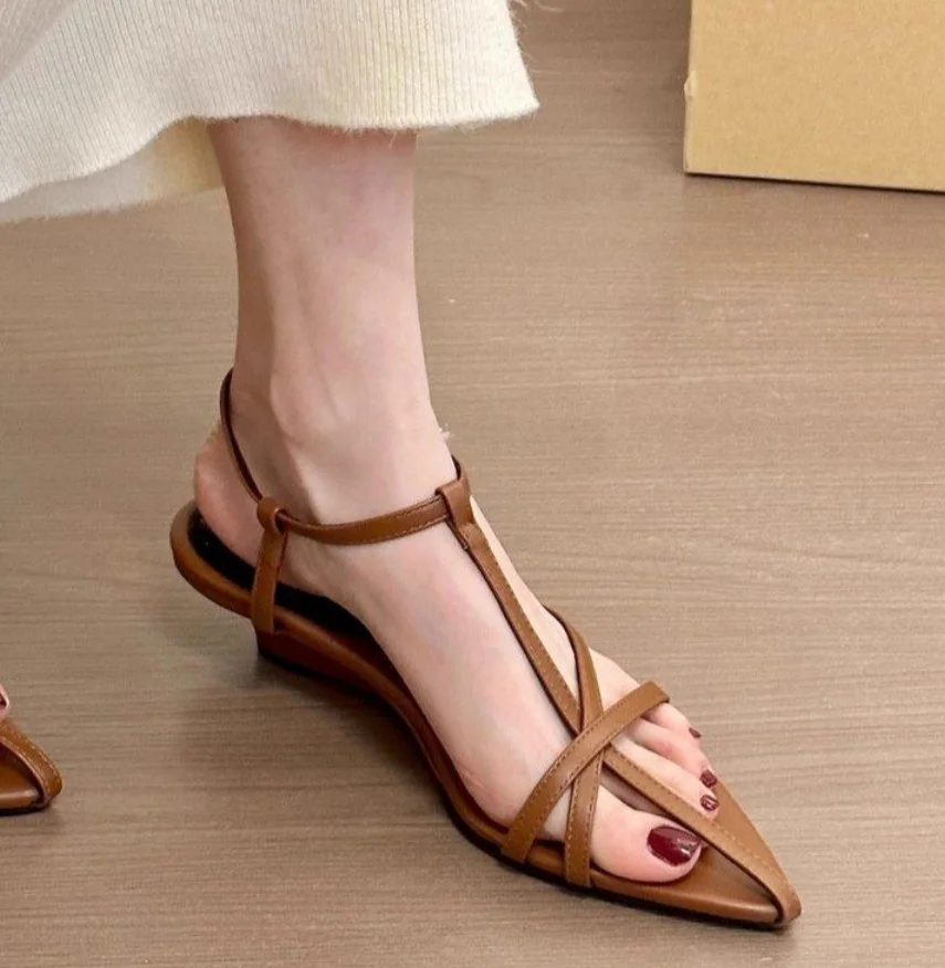 Retro Women Fashion Sandals Thin Low Heels Pointed Open Toe Ankle Strap Dress Shoes Solid Color Summer Ladies sandalias planas