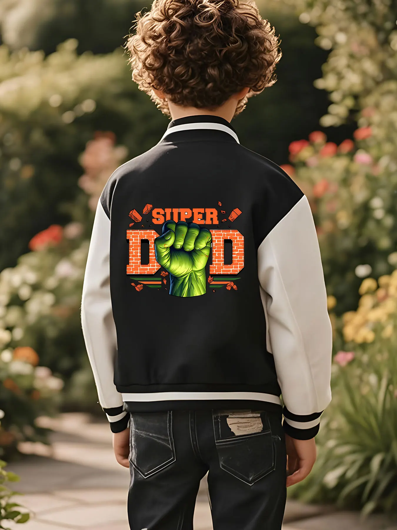 سترة بيسبول MINISO Marvel Hulk Super Dad Boys - طباعة قبضة Hulk "SUPER DAD"، على الوجهين لإظهار القوة والمتعة، عصرية د