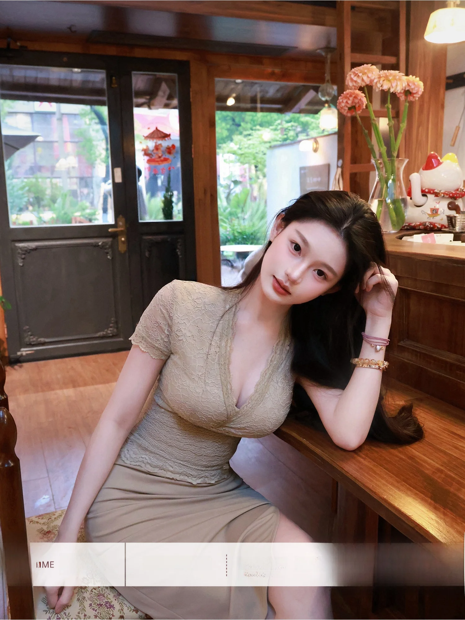 

High Elastic Lace Shirt Women's V-neck Floral Slimming Top Spring Summer Sexy Casual Wear Short Sleeve Breathable Skin-f...