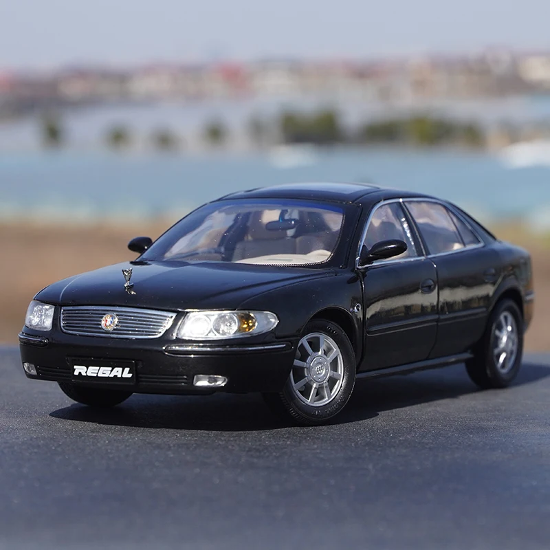 1:18 Original Shanghai GM Buick Regal Car Model The First Generation Regal Alloy Simulation Car Model