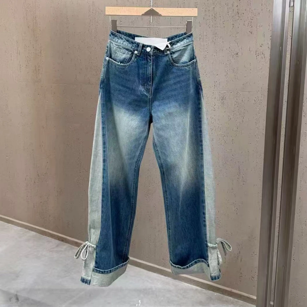 

Джинсы-клеш с широкими штанинами, завязками на талии, бантами и отворотами, коллекция Весна-Лето 2026 – Модные и стильные для женщин