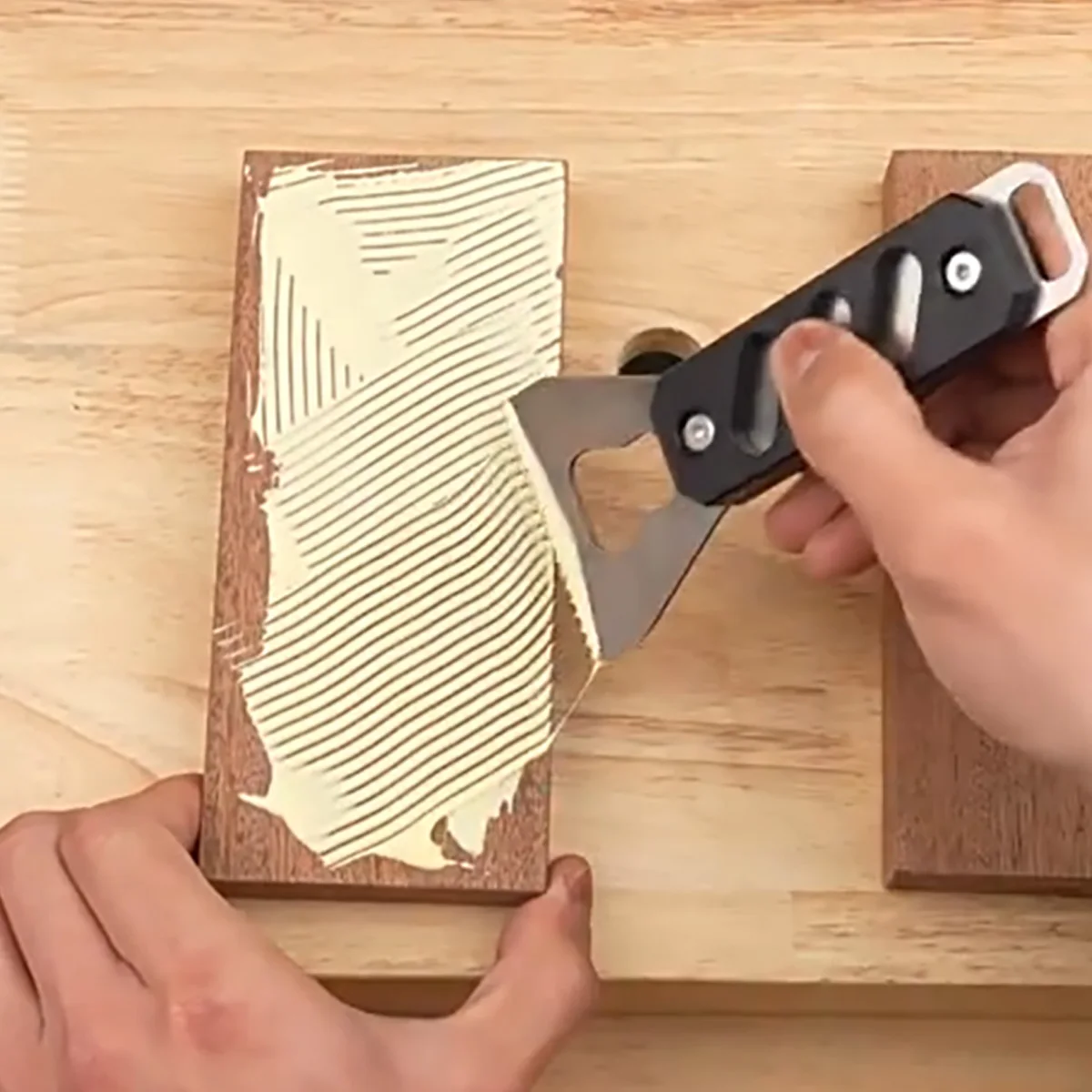 

Стальной аппликатор для клея, деревообрабатывающий клей, лопата для покрытия, алюминиевая ручка, разбрасыватели клея, ремонтный клей из цельного дерева, вспомогательный инструмент