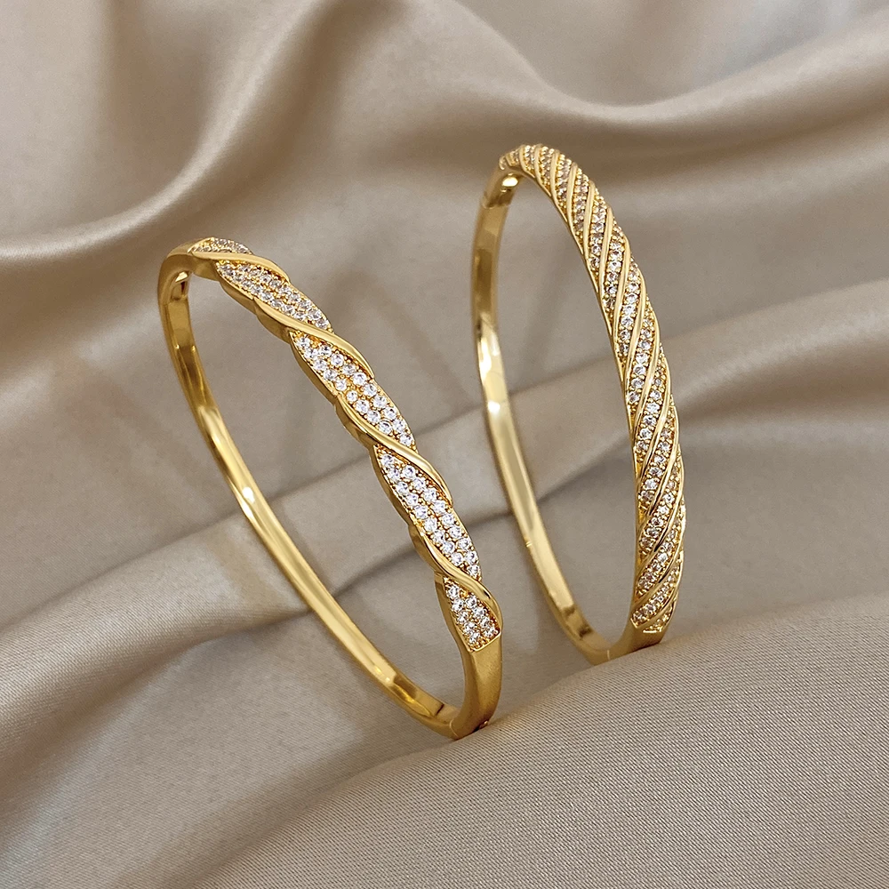 Greatera Twisted Strass Dekoration Damen Kupfer vergoldet Manschettenarmband Licht Luxus Temperament Beliebter Armreif Schmuck