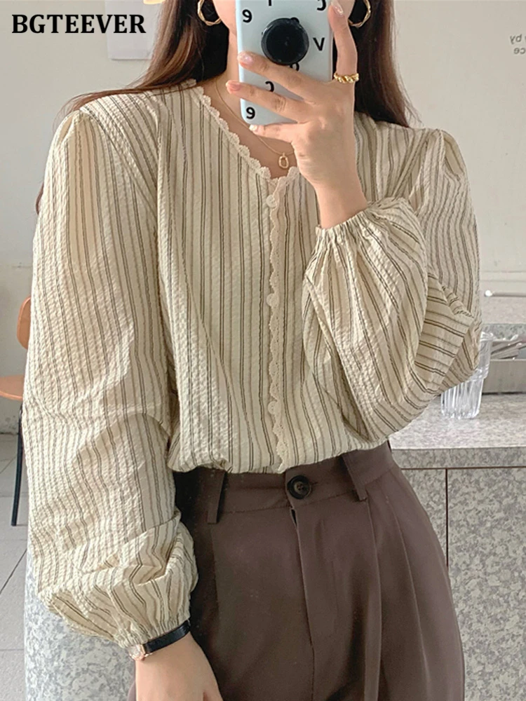 BGTEEVER Casual Loose V-neck Ladies Striped Blouses Tops 2023 Spring Vintage Long Sleeve Single-breasted Women Shirts Tops