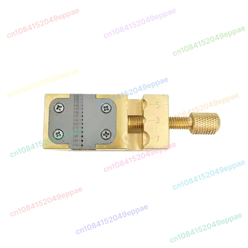 

Инструмент для ремонта часов. Плоскогубцы из чистой меди, держатель головки, зажим для трубки указателя, зажим для колесного поезда, сиденье для крепления головки, настольное крепление.