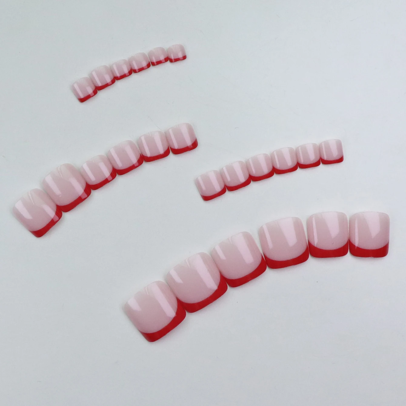 24 pezzi Aggiorna istantaneamente il tuo look con set di dita finte a copertura totale con bordi rossi 1 lima per unghie e 1 kit di adesivi per colla per unghie