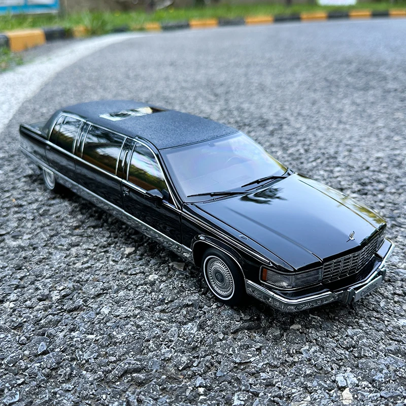 1:18 for Cadillac fleetwood Extended version Concierge car alloy simulation car model collection display display gifts