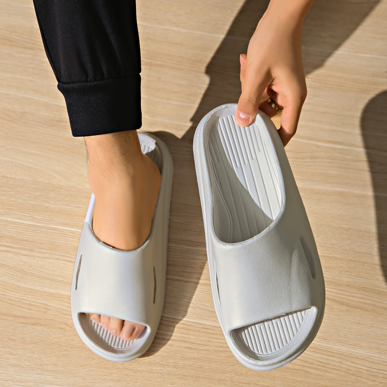 Women's bathroom slipper with wide feet fat feet extra-large size summer home bathroom non-slip couples wear outside