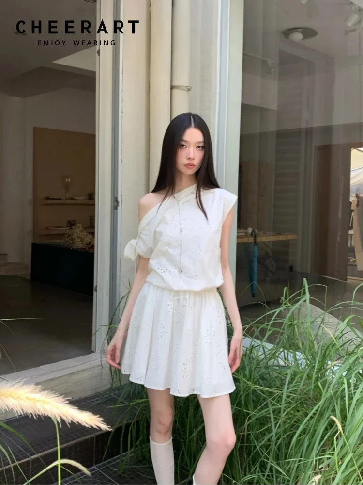 

CHEERART белая ажурная туника с открытыми плечами, короткое платье для женщин, лето 202, галстук-бабочка с вышивкой, дизайнерское мини-платье, одежда