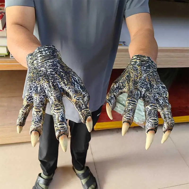 Gants Griffes de Loup-Garou en Latex – photo 3