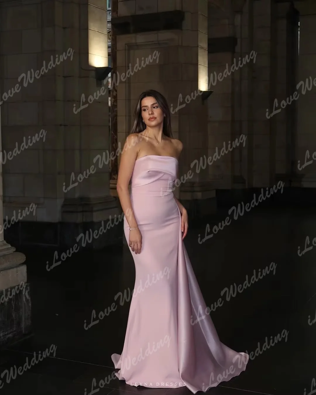 여성을위한 우아한 이브닝 드레스 핑크 Strapless 맞춤형 여성 웨딩 파티 가운 바닥 길이 민소매 댄스 파티 드레스 2025