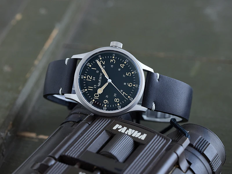 Retro Army Milifortic M052 Herren Quarzuhr mit Sanftem Sekundenzeiger, Wasserdicht, Leuchtend, Lederarmband, Outdoor Casual Armbanduhr – Detail 1