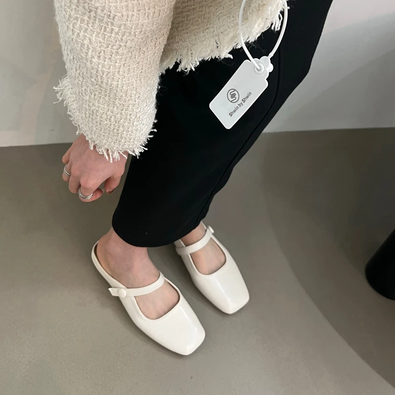 2023 Spring New Women Slipper Fashion Flat Heel Shallow Slip On Ladies Mules Shoes Soft Casual Outdoor Sandal Shoes Zapatillas M