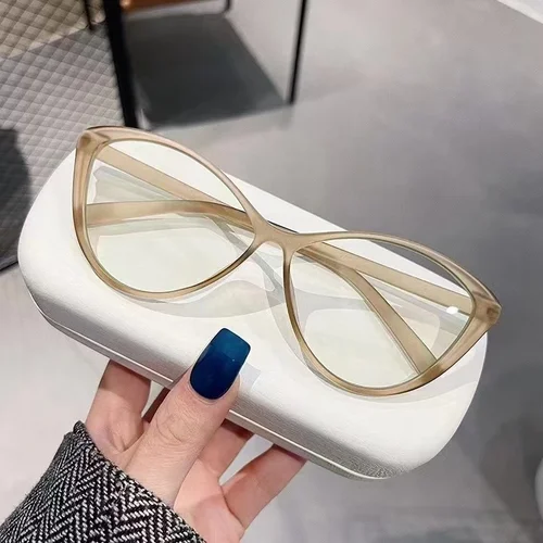 Imagen 2 del producto Gafas de visión cercana a la moda para hombres y mujeres, gafas Retro de ojo de gato antiazules para miopía, diseño de lujo Unisex, gafas con dioptrías