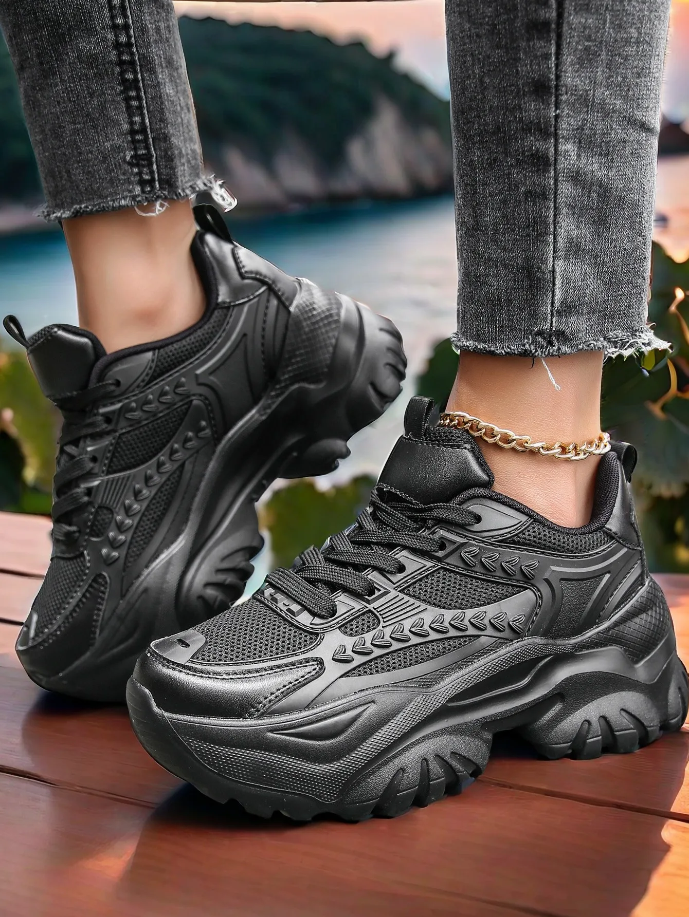 Women\'s four seasons outdoor sports shoes Lightweight platform high heels women\'s summer breathable black sandals