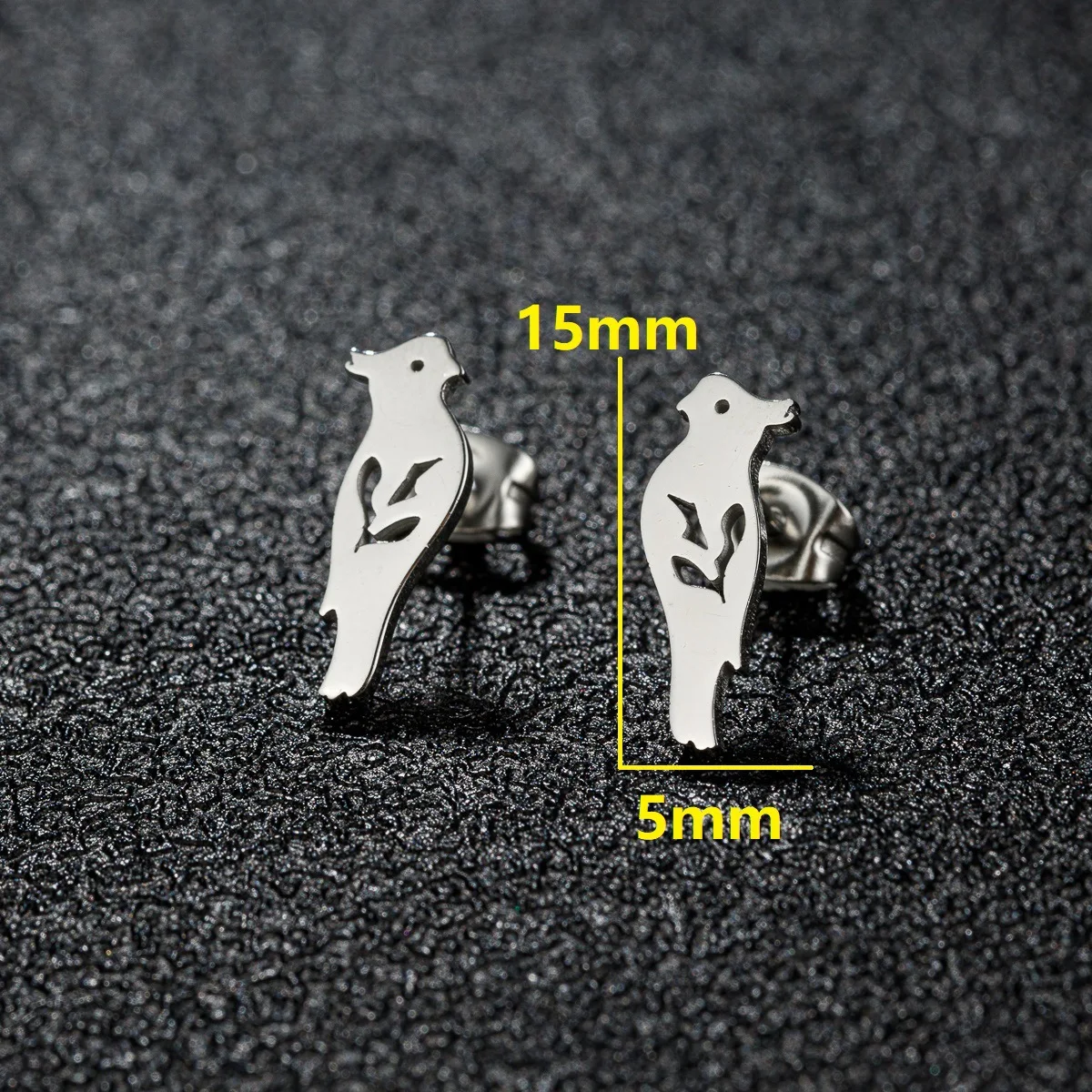 Cross-border new fashion French personality parrot stud earrings ins women's niche stainless steel animal earrings spot wholesal