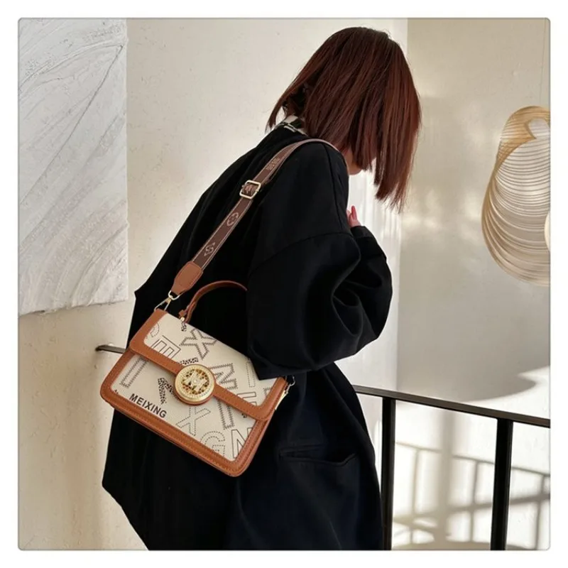 

Graceful Large Capacity Diaper Bag Women's Bag Tote Office Visit Versatile Exquisite Stylish Glamorous Timeless Functional