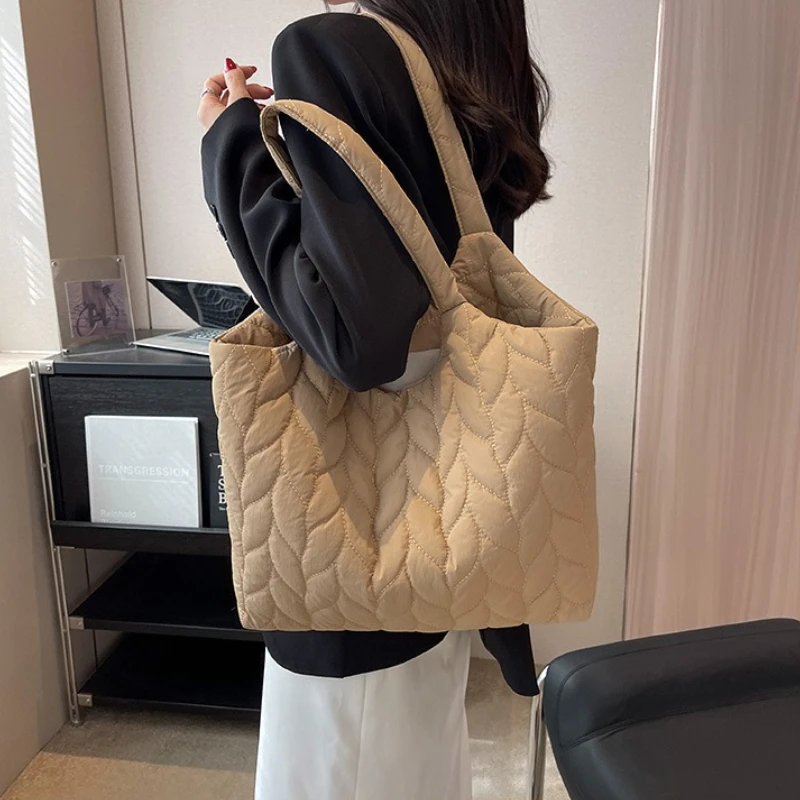 

2025 New Canvas Morality-style Print Oxford Fashion Shoulder Bag for Women Fashionable Quilted Crossbody Bags Casual Purse Bag