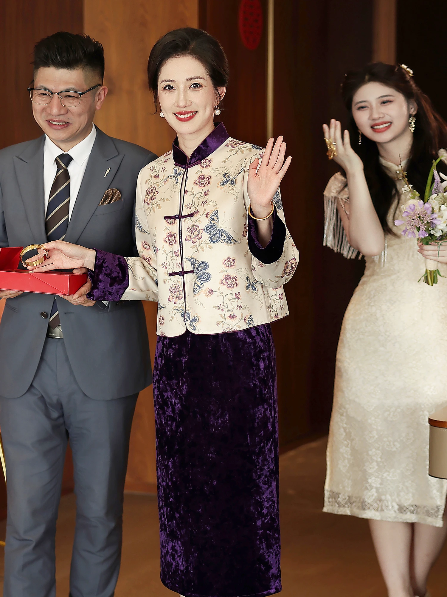 

Purple Wedding Dr Mom's Anniversary Banquet Set New Winter Wedding Gown Long Sve Floral Print Warm Fce Lined