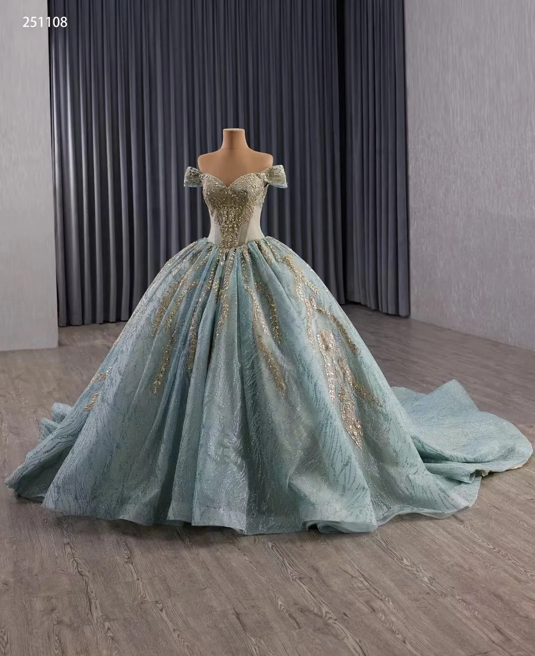 ชุดเดรสออกงานแบบเปิดไหล่สำหรับงาน Quinceanera ทรงบอลกาวน์ ประดับลูกไม้ปักลาย ประดับด้วยลูกปัด สไตล์เม็กซิกัน สำหรับงานฉลองอายุ 16 ปี (Sweet 16) และงานฉลองอายุ 15 ปี (15 Anos) สามารถสั่งตัดได้