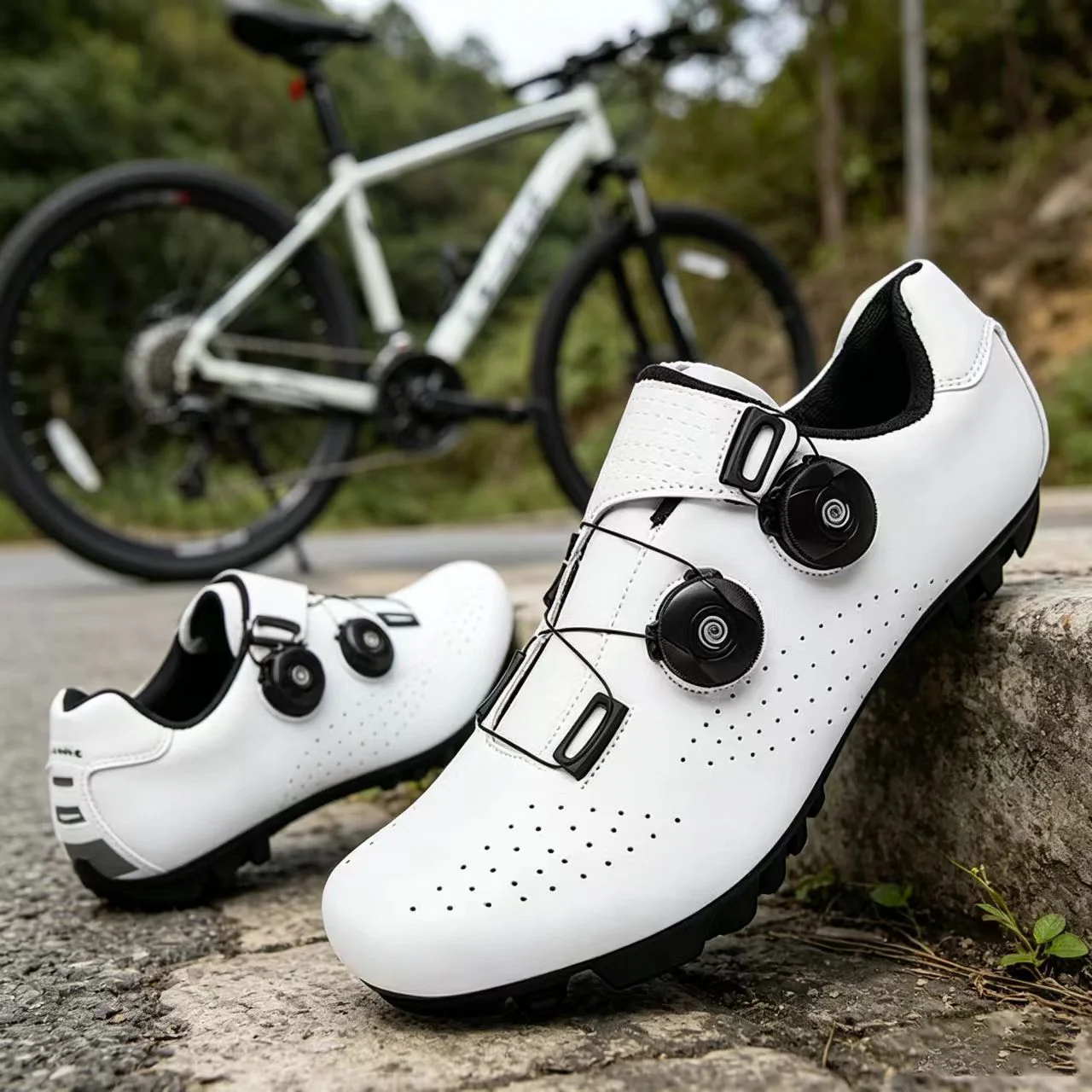 Ultraleichte Fahrradschuhe, atmungsaktiv und leicht, SPD-kompatible Hartsolzen für Rennrad- und Mountainbike-Wettkampftraining – Detail 2