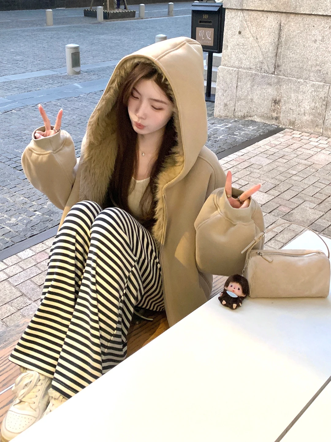 

Double-Sided Wear Lazy Sle Hooded Fur Sweatirt Jaet Women's Warmth Polyester Fiber Eco- Friendly Artificial Fur Coat