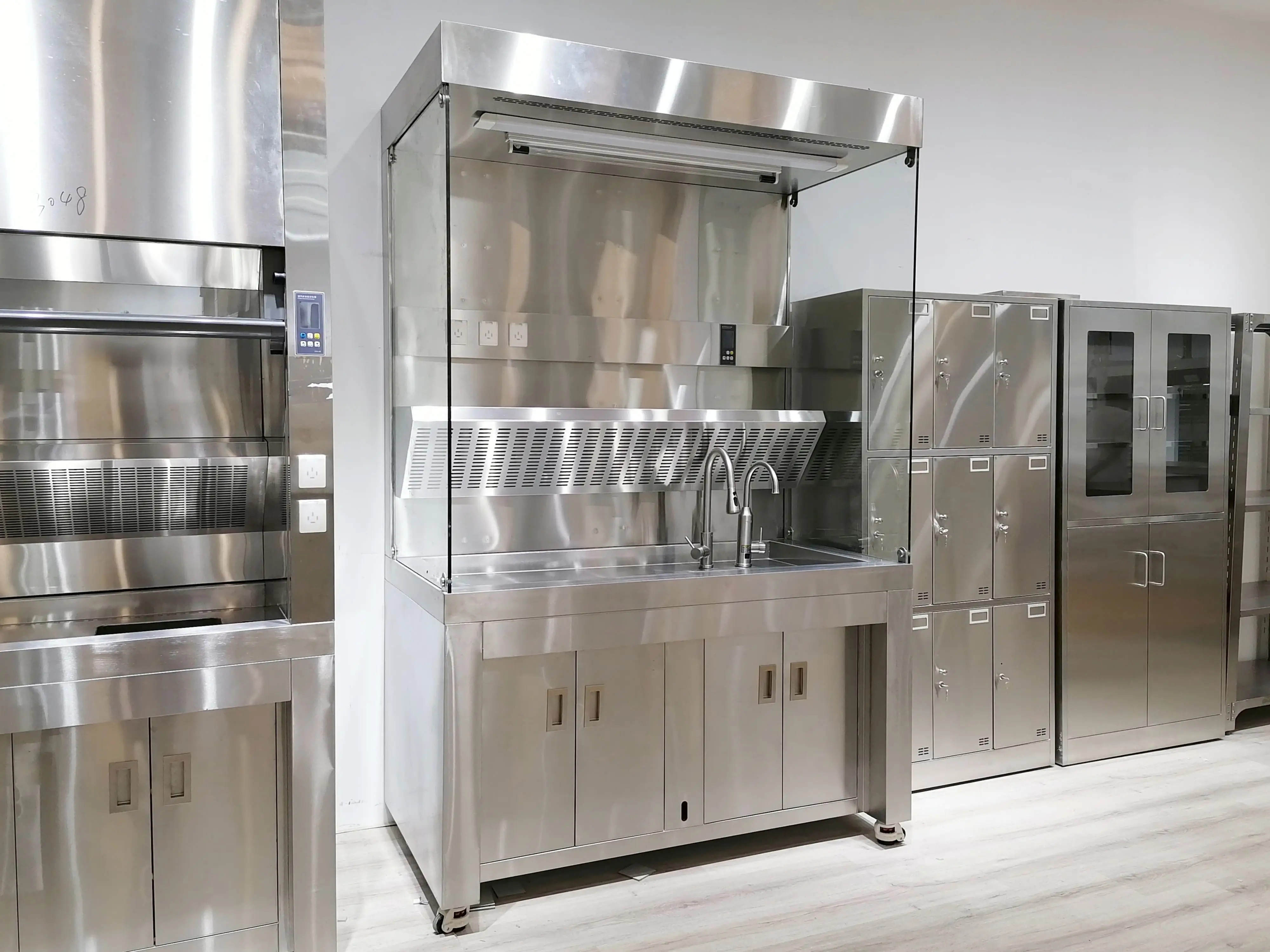 Station with High-power Suction DevicePathology Workstation All Stainless Steel Workstation SS Laboratory Work Bench