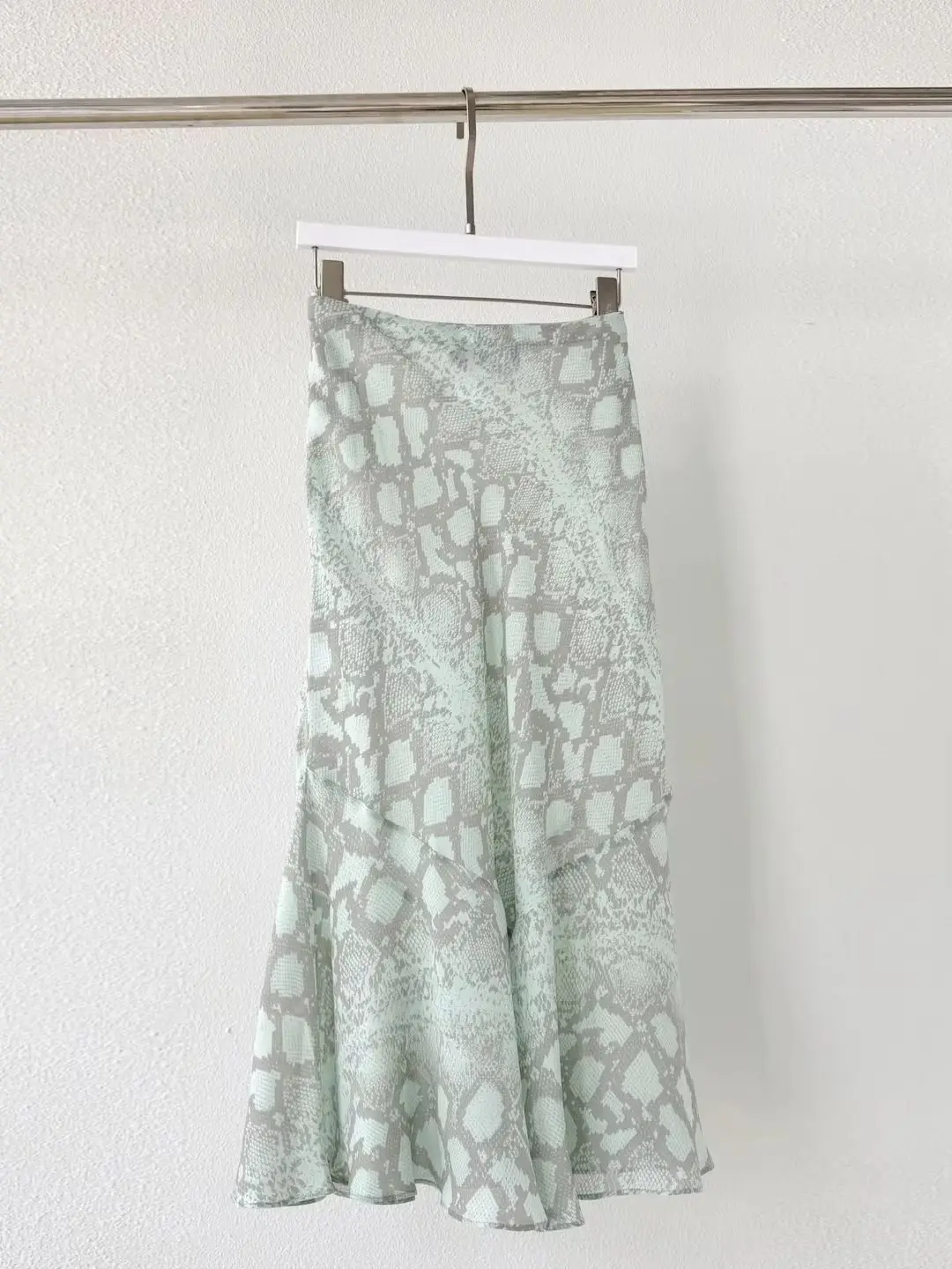 

100% Silk Ladies Snake Pattern Print Midi Skirt 2025 New High Waist A-Line Elegant Female Jupe