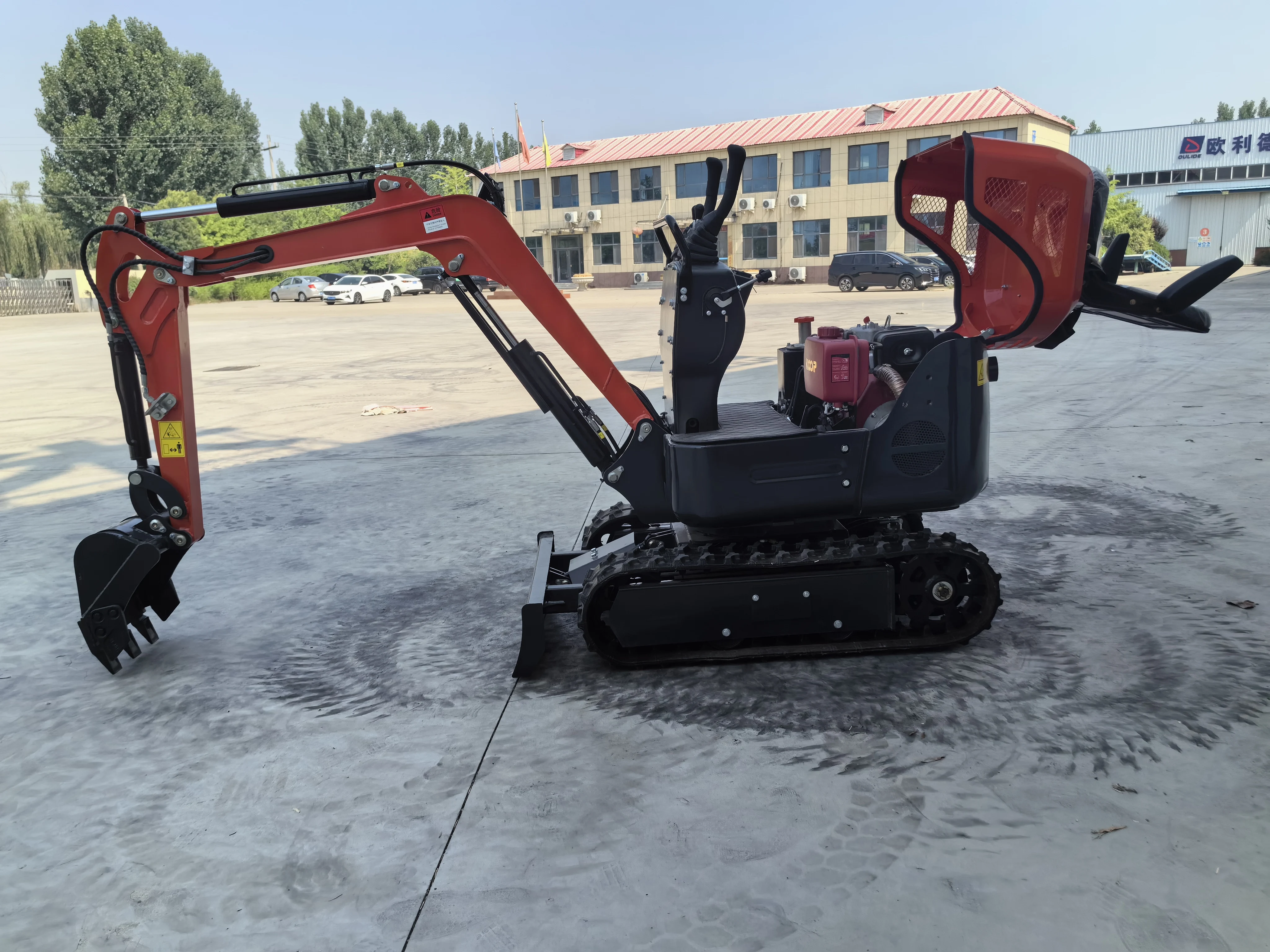 حفارة صغيرة محرك EPA زاحف زراعي حفارة صغيرة حفارة حديقة منزلية جديدة