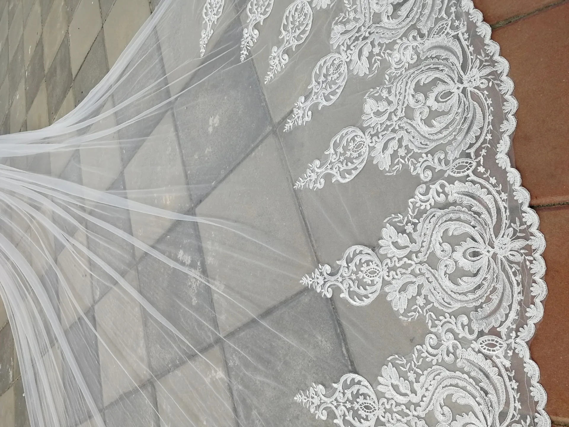 Voile de mariée Long en dentelle avec peigne, 4 mètres, 2 couches, blanc, Iovry, accessoires de mariage, de luxe, Photos réelles, 2022