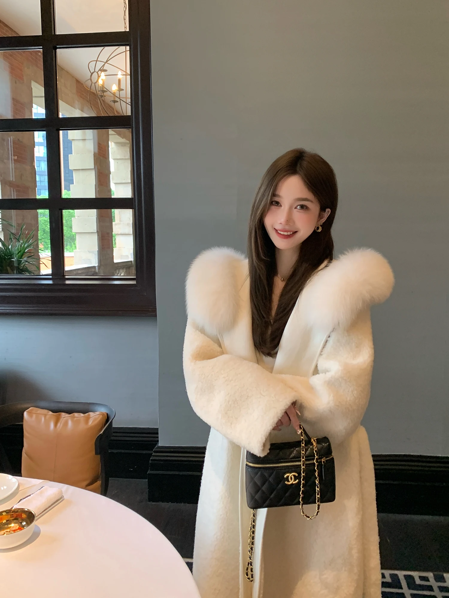 

Женское пальто LM из натуральной шерсти с меховым капюшоном, интегрированным из овчины, теплое зимнее пальто из овечьей шерсти, ветрозащитное, комфортное, с длинными рукавами