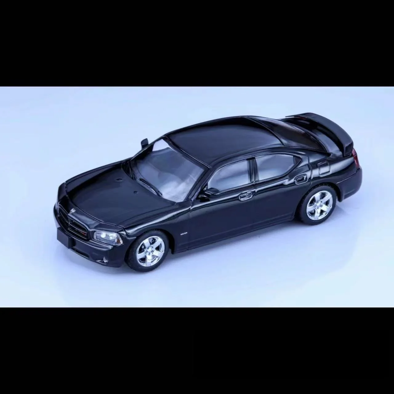 Rollin 1/64 2008 Charger 검정색과 빨간색 도색 테마 한정판 모델 자동차