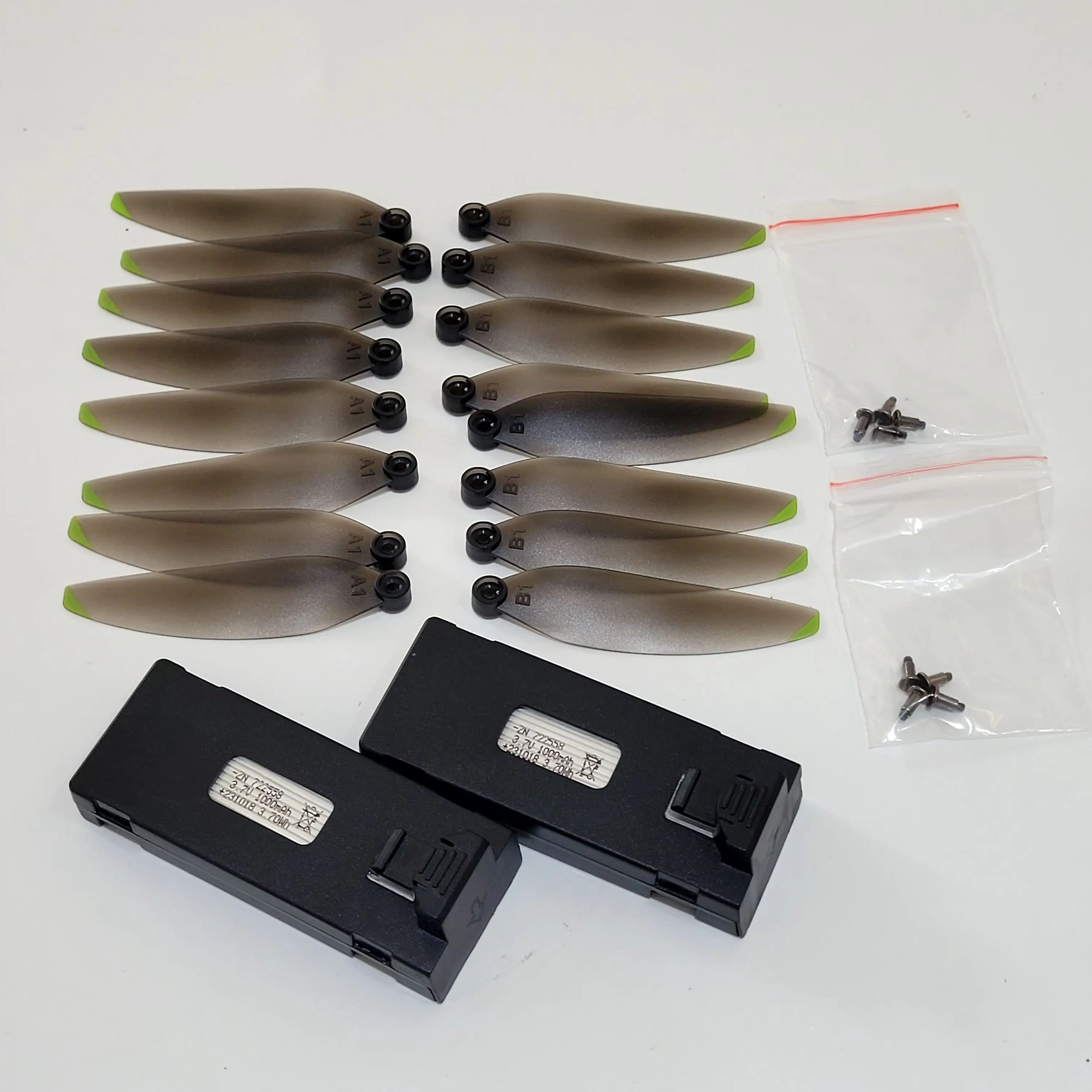 

XKRC Drone B6 Mini Drone Quadcopter Original Spare Part B6 Propeller Blade Wings / Battery 3.7V 1000mAh Lipo Battery Part Access