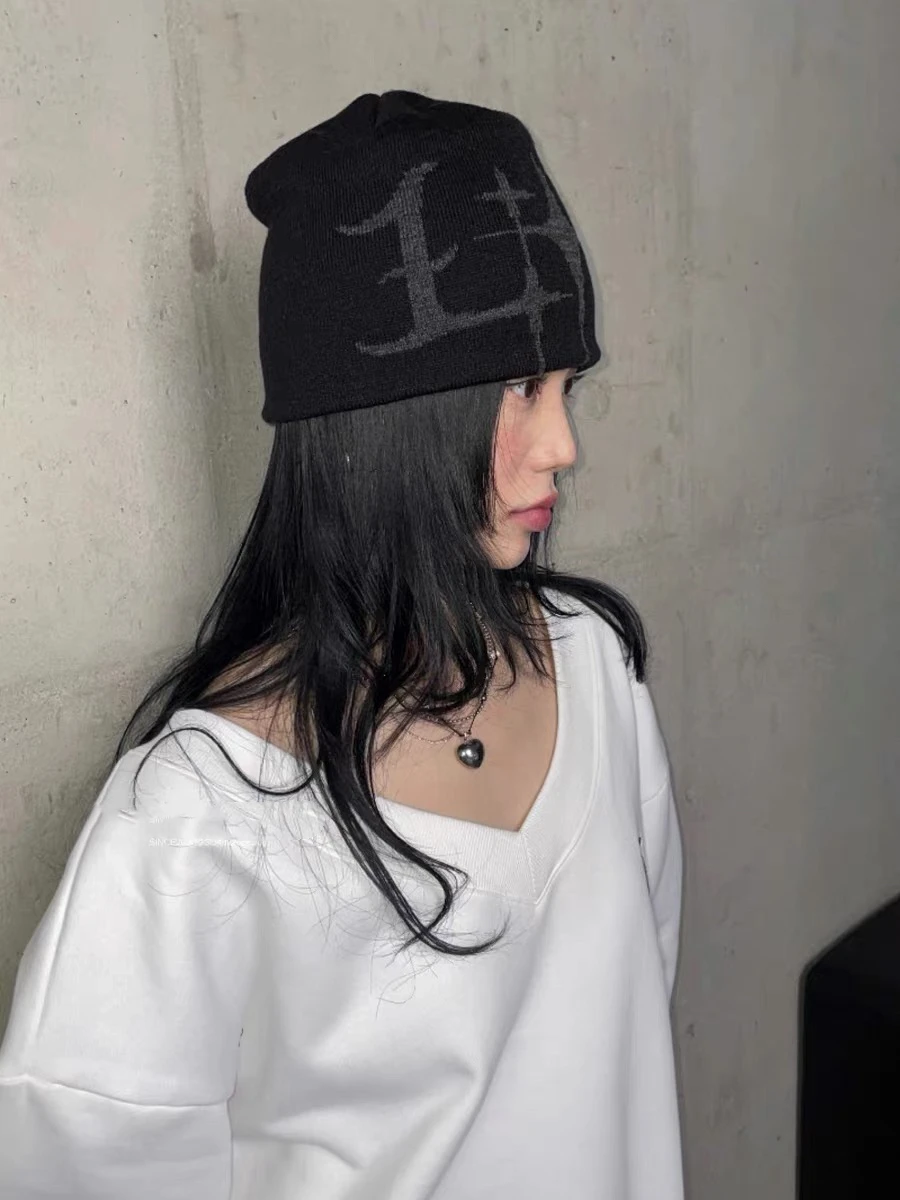 Versatile Knitted Cold Hat Star Y2K Retro Sle Casual Faion Letter Cap for Young Women Winter Season Streetwear
