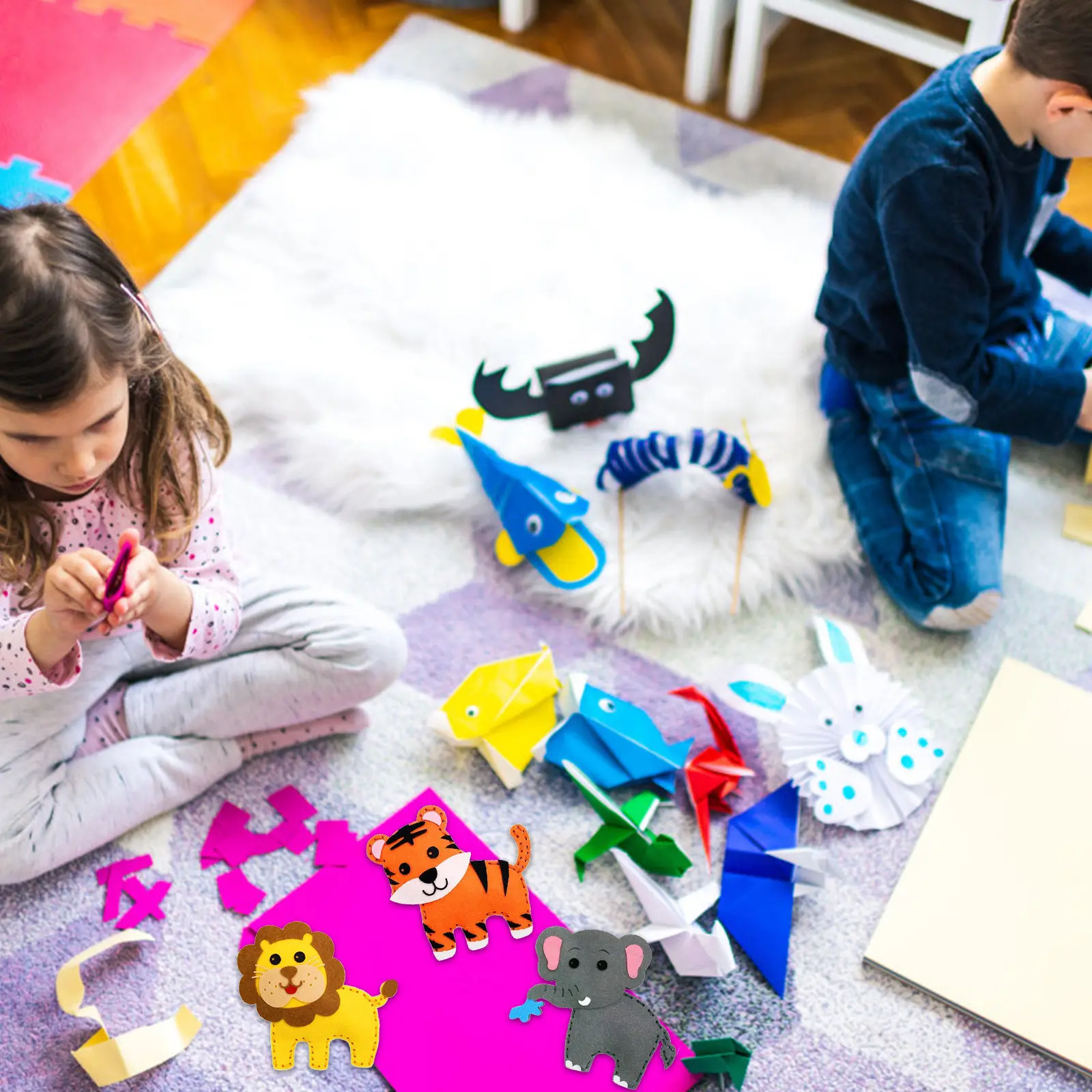 

1Set Felt Cloth Jungle Animals DIY Sewing Kit Crafting Set Hand Sewing Felt Animal Ornaments Party Decor Crafting