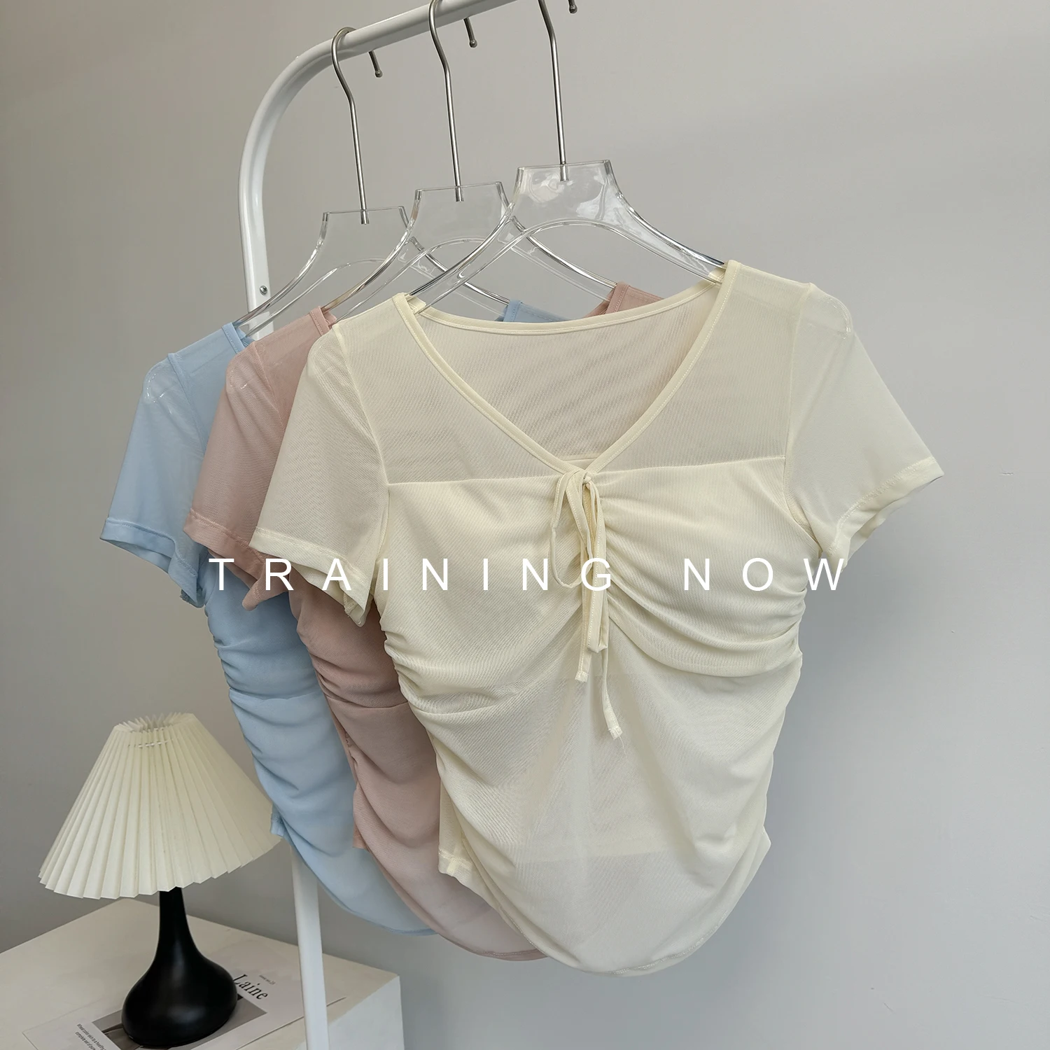 

Sports short-sleeved women's summer beautiful mesh running training quick-drying top slim and slim with chest pad Yoga fitness