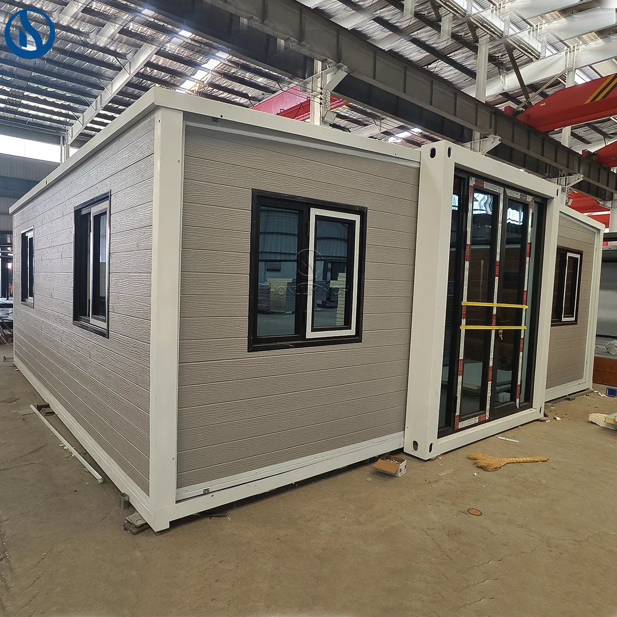 Complete Prefabricated Modern Expandable Container House Prefab Light Steel Foldable Home