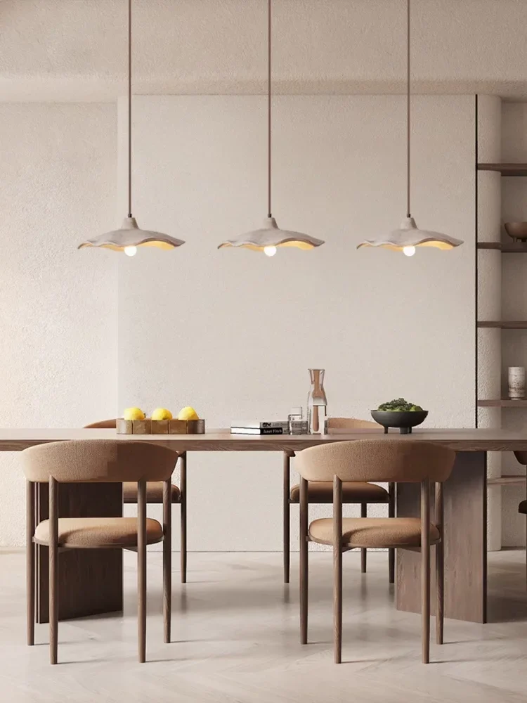 2025 Wabi-sabi نمط الاسمنت الأصفر الترافرتين شنقا خط مصابيح اليابانية مصمم الفن مطعم بار غرفة نوم علوي مصمم مصباح