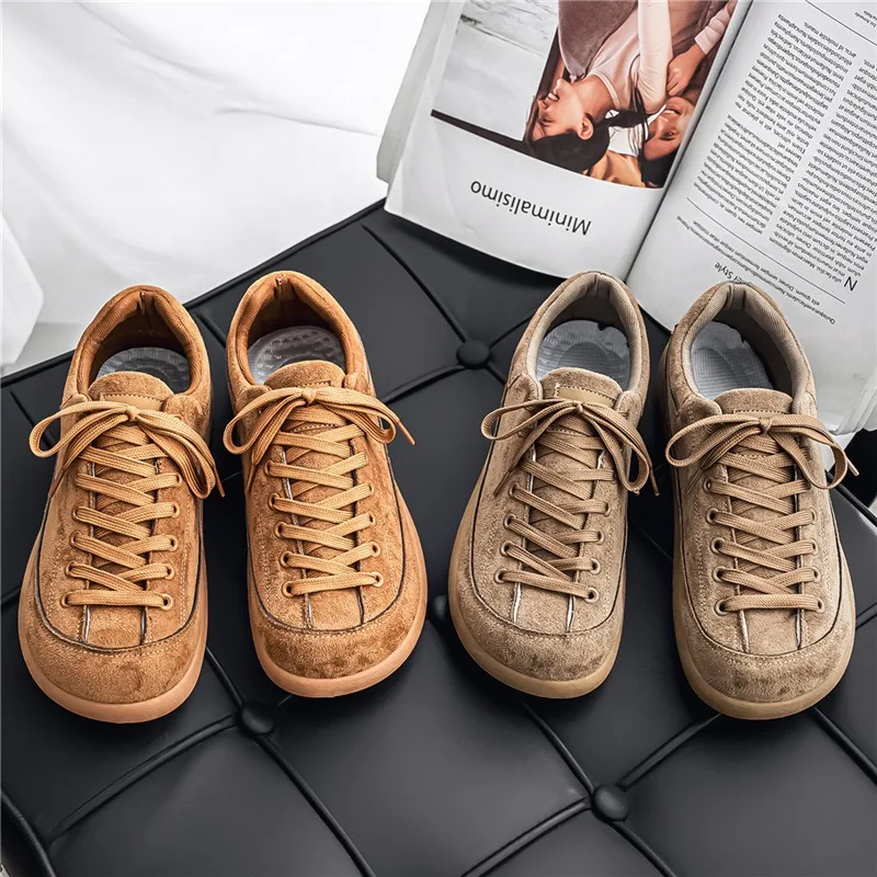 

1 Pair Classic Series of Comfortable Men's Round-toed Casual Versatile Walking Shoes with Retro Flat Toe Cap for Autumn Winter