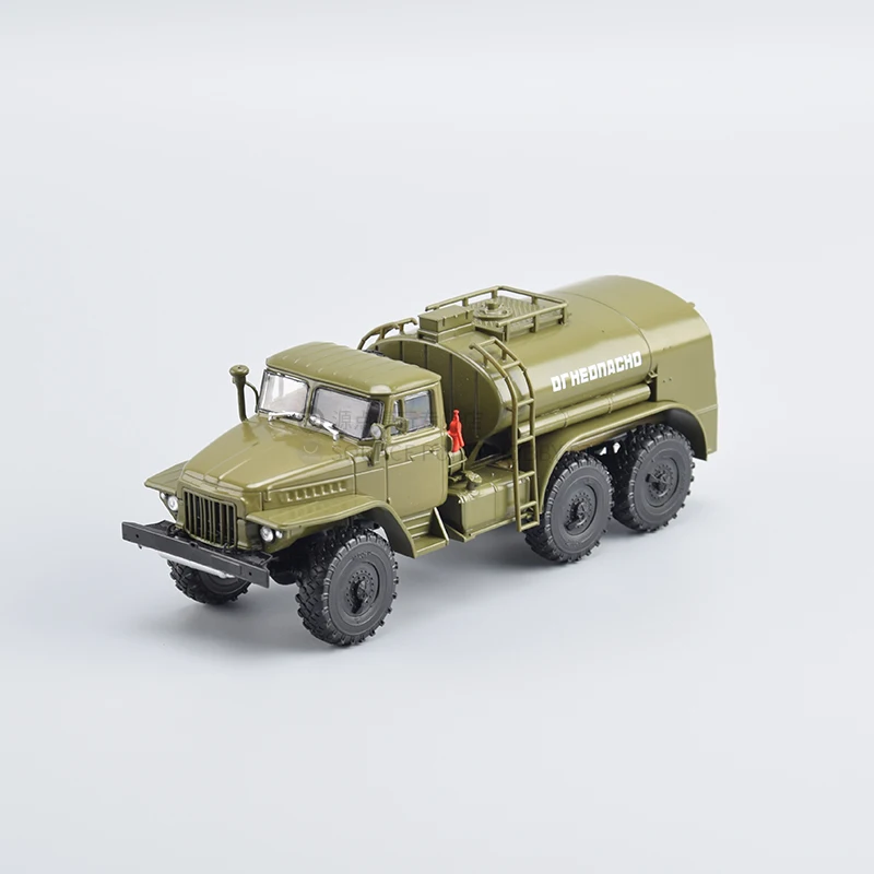 Russian Ural TZ-5-375 Tank Truck Die Casting Model Collectable Airport Fuel Supply Vehicle Scale Model 