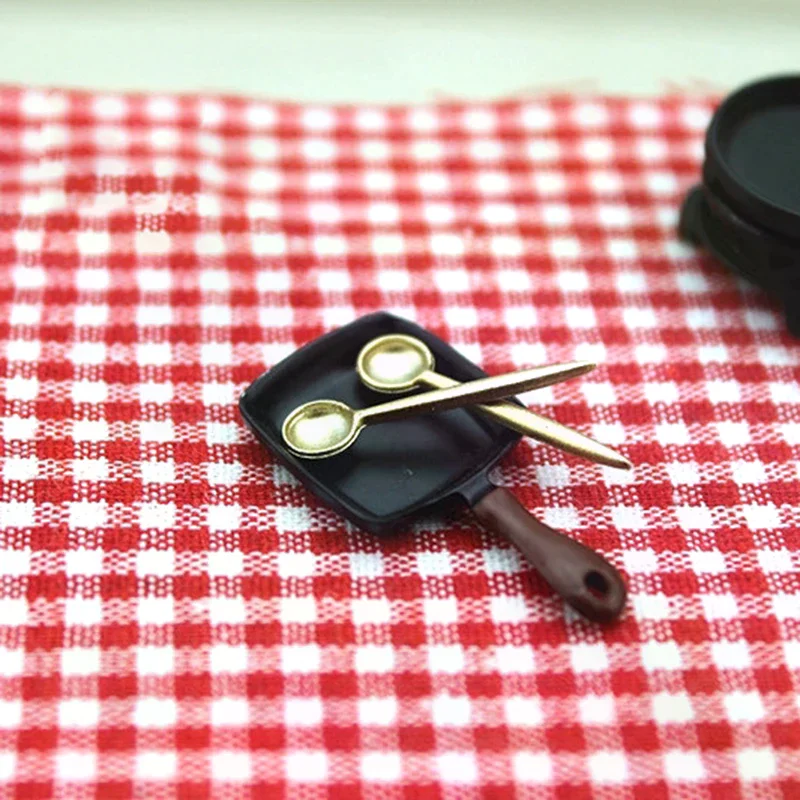 ช้อนจิ๋วสำหรับบ้านตุ๊กตา 1 ชิ้น ขนาด 1:12 ช้อนผสม ช้อนไอศกรีม อุปกรณ์บนโต๊ะอาหาร ของตกแต่งครัว อุปกรณ์บ้านตุ๊กตา ของเล่นเสริมบทบาทสมมติ