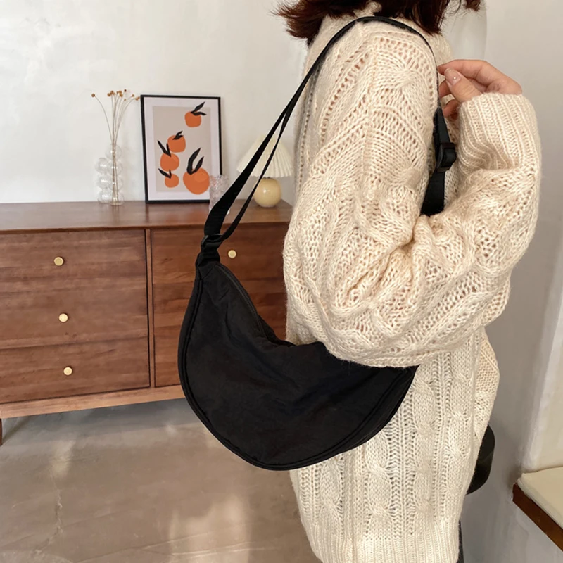 

Outdoor Leisure Sports Yoga Crossbody Bag Men and Women All Lightweight Fashion Small Dumpling Bag